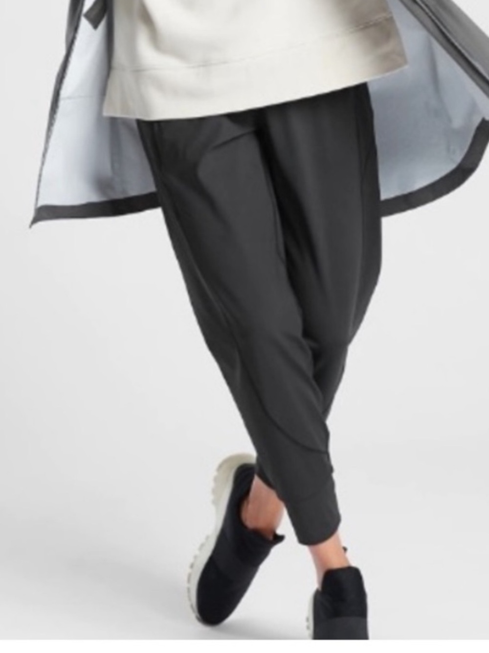 NWT Athleta Rainier Jogger
Black size Small petite